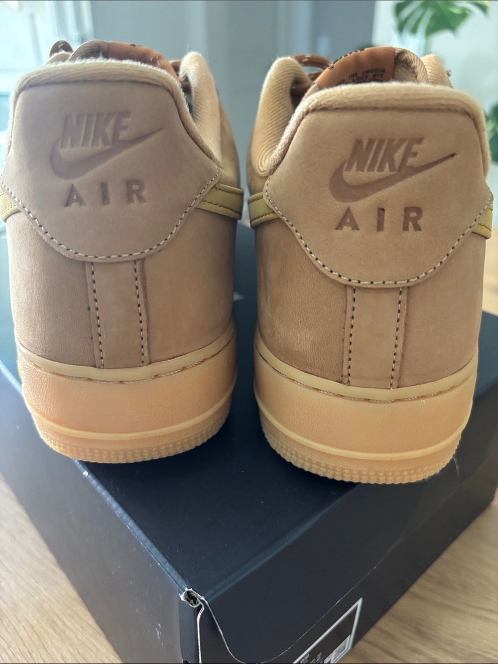 Nike Low-Top Sneakers in Wheat Tan with Mustard Swoosh AIR FORCE1 ‘07 WB - Picture 3 of 8